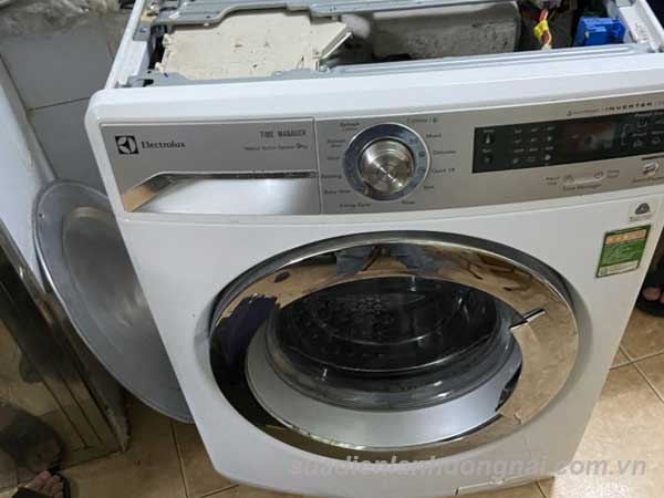 Thợ sửa và vệ sinh máy giặt electrolux tại nhà chuyên nghiệp trảng boom Đồng Nai